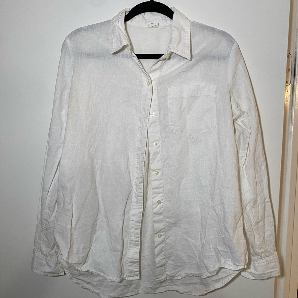 White Gap button up. Size S.